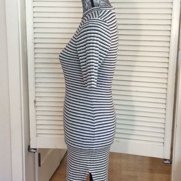 Tres Bien USA Striped Sweater Dress Poly blend L. - Picture 2 of 5